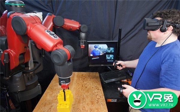 化身机器人？麻省理工在使用VR头显来遥控机器人