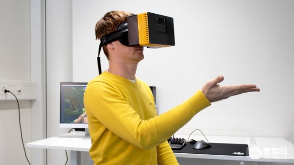 新型VR头显CREAL展示可变焦VR头显实拍